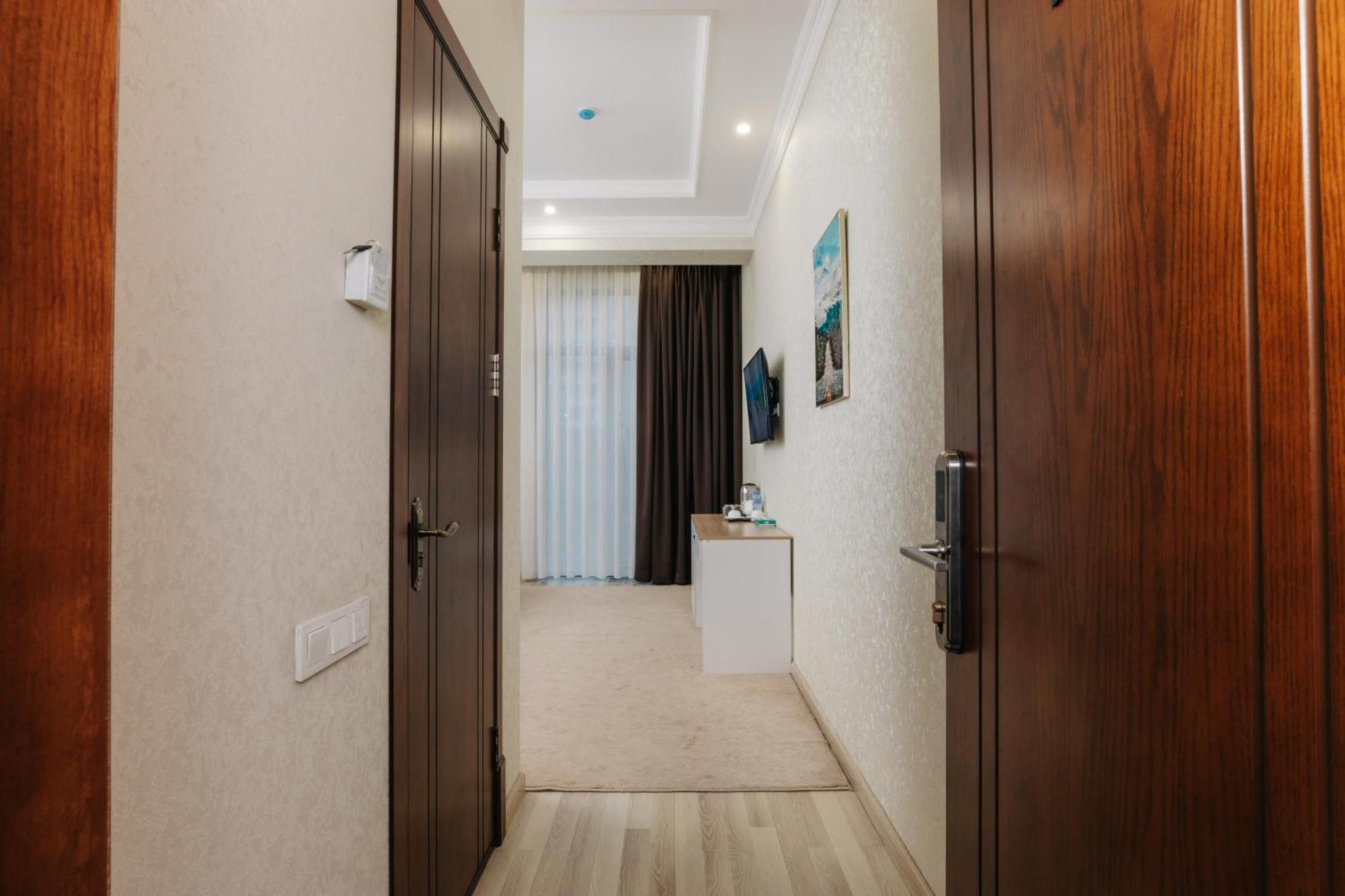 Resident Hotel Tashkent Exterior foto